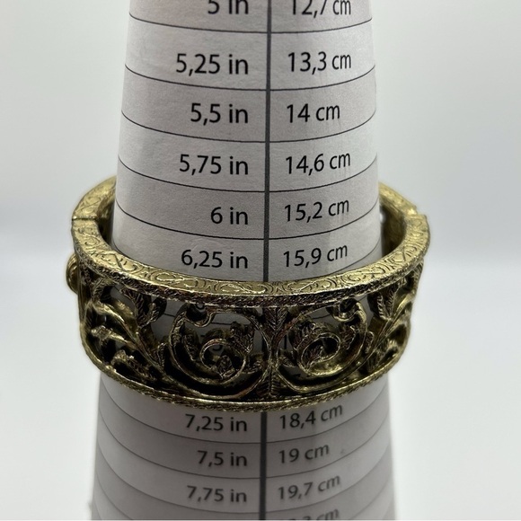 Elegant Chic Gold Tone Filigree with Leaves Hinged Bangle Bracelet - Picture 10 of 10